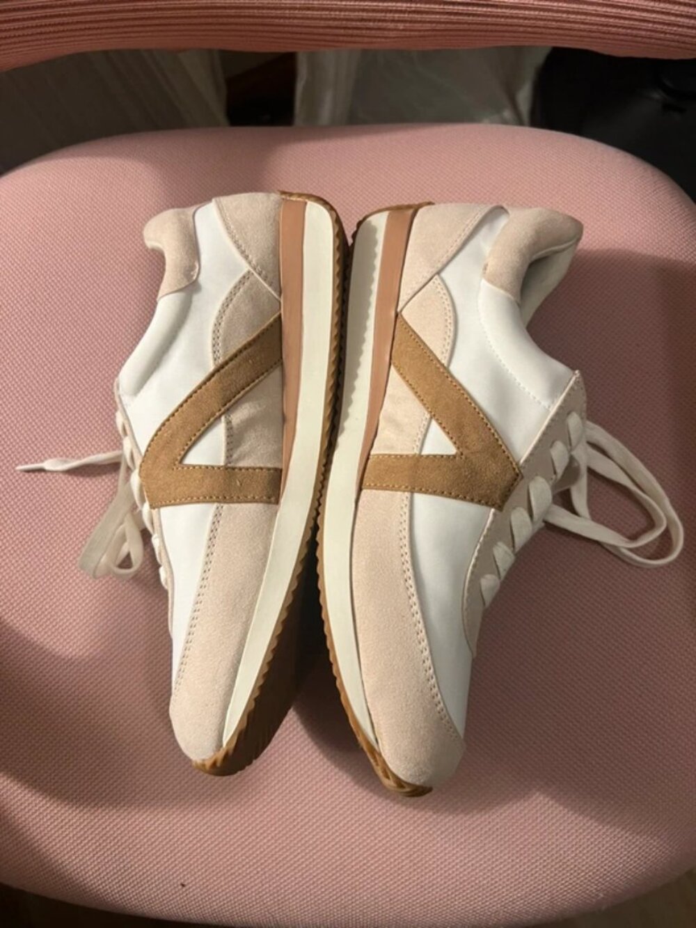 LOFT Women’s Retro-Inspired Sneakers – Size 8
